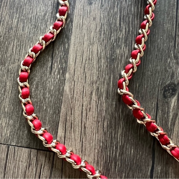 Forever 21 Red Quilted Square Crossbody Long Chain Strap Handbag Purse - Picture 7 of 12